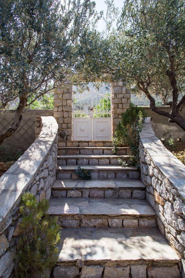 Lady Of Hydra Villa, Sea Front View, Private Beach Exterior photo